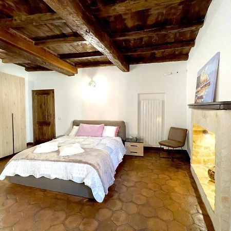 Casa Del Glicine-Monolocale Centro Storico Con Parcheggio Gratuito, E Self Check-In Apartment Bagnoregio Exterior photo