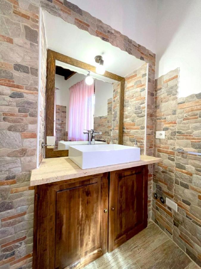 Casa Del Glicine-Monolocale Centro Storico Con Parcheggio Gratuito, E Self Check-In Apartment Bagnoregio Exterior photo