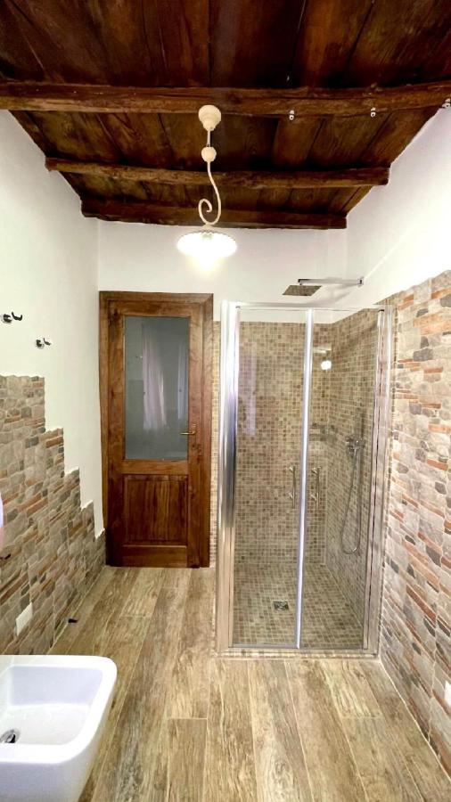 Casa Del Glicine-Monolocale Centro Storico Con Parcheggio Gratuito, E Self Check-In Apartment Bagnoregio Exterior photo