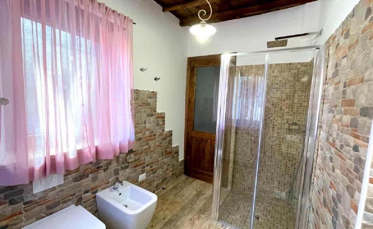 Casa Del Glicine-Monolocale Centro Storico Con Parcheggio Gratuito, E Self Check-In Apartment Bagnoregio Exterior photo